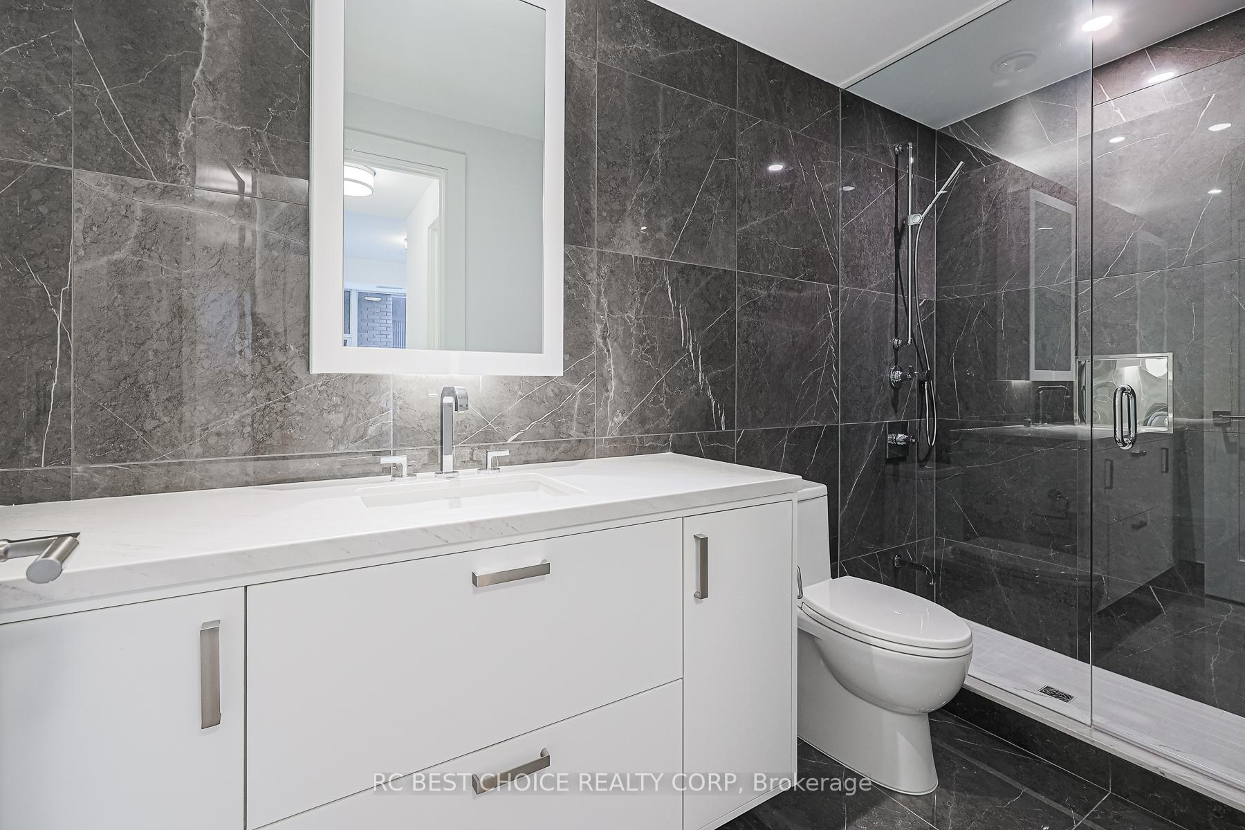 3 Bedrooms Condo at 455 Wellington, Toronto For sale