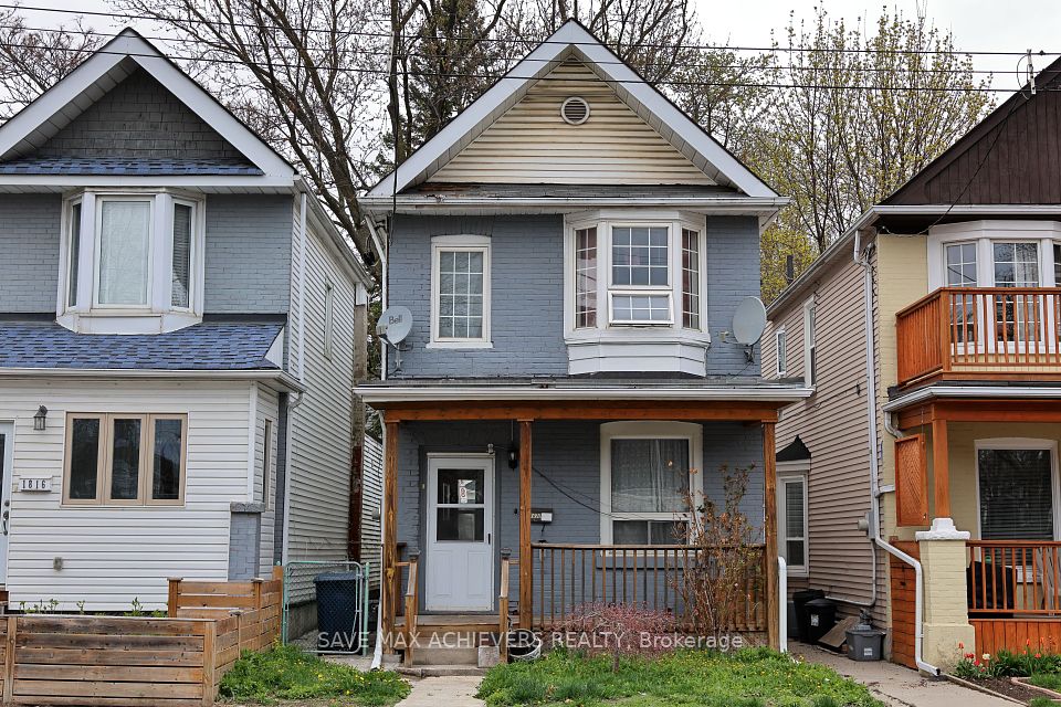 1820 Dundas