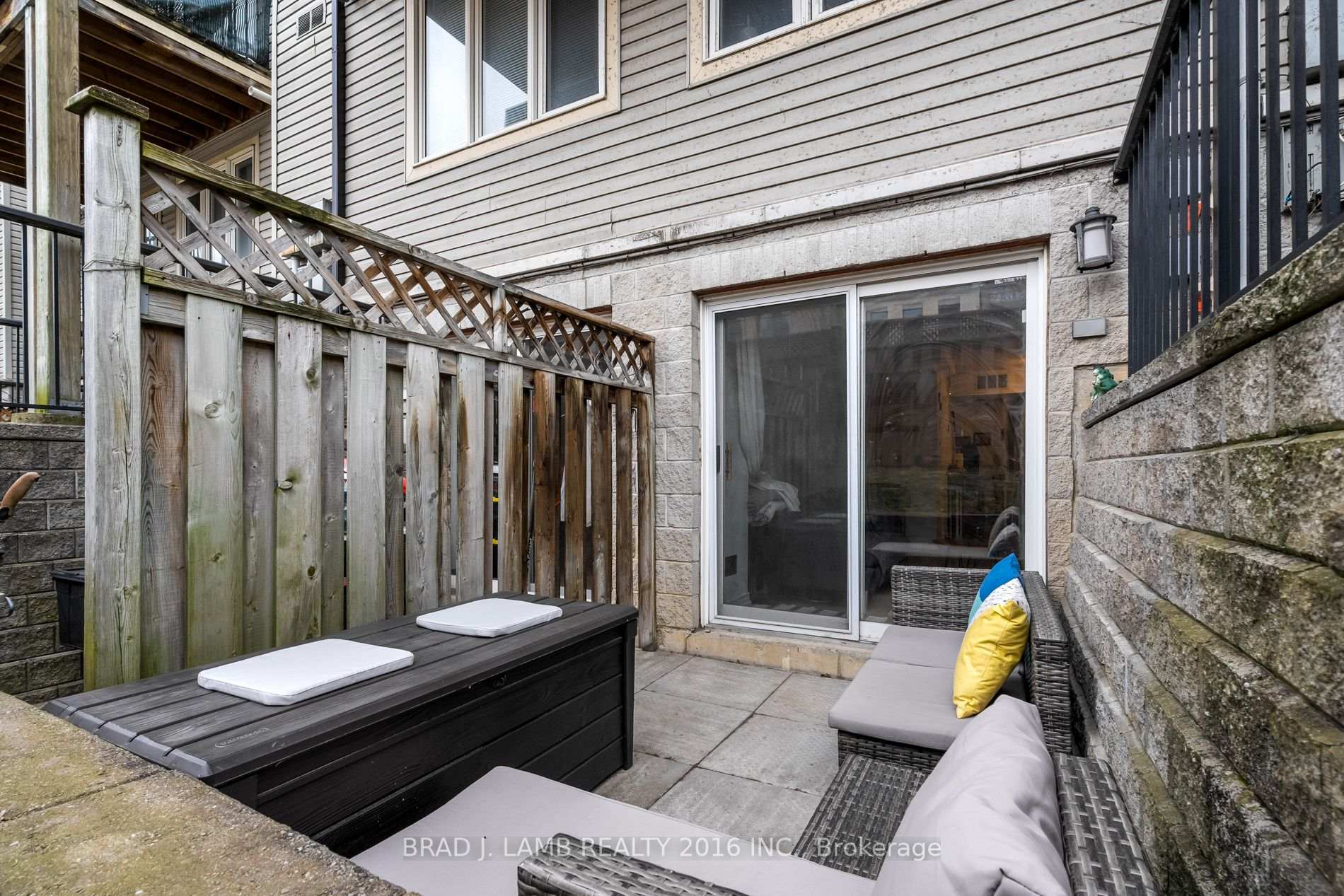 3 Bedrooms Condo at 262 St. Helens, Toronto For sale