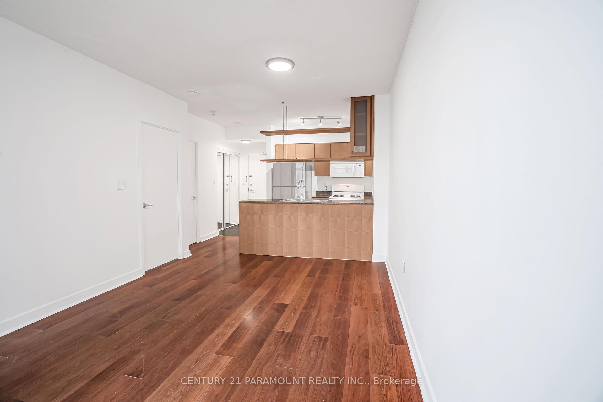 1 Bedroom Condo at 5 Mariner,  Toronto For sale