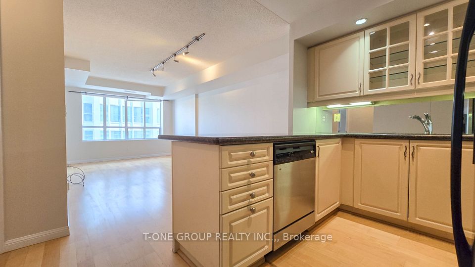 140 Simcoe