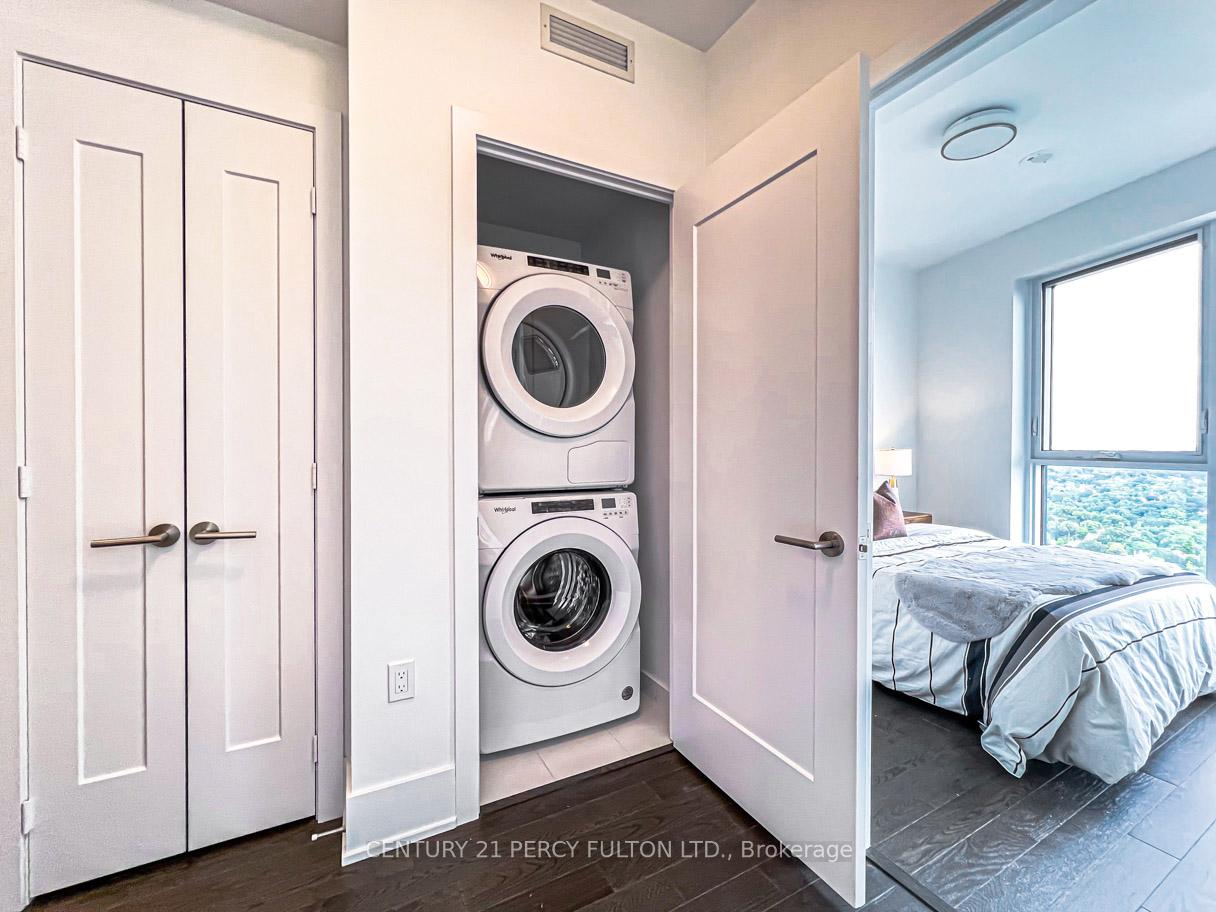 3 Bedrooms Condo at 585 Bloor, Toronto For sale