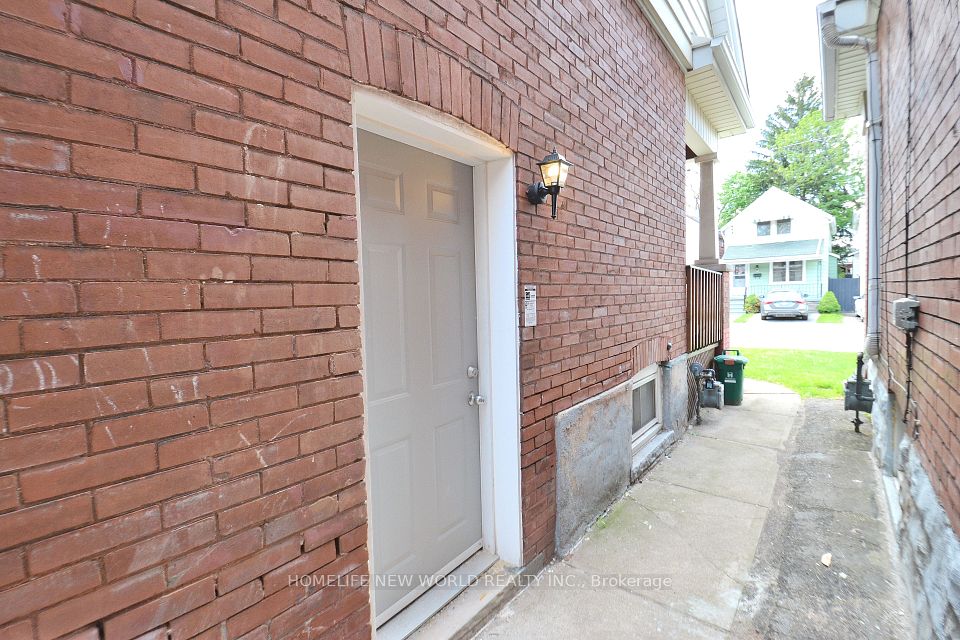 #Lower - 102 Belmont Avenue, Hamilton, ON L8L 7M1