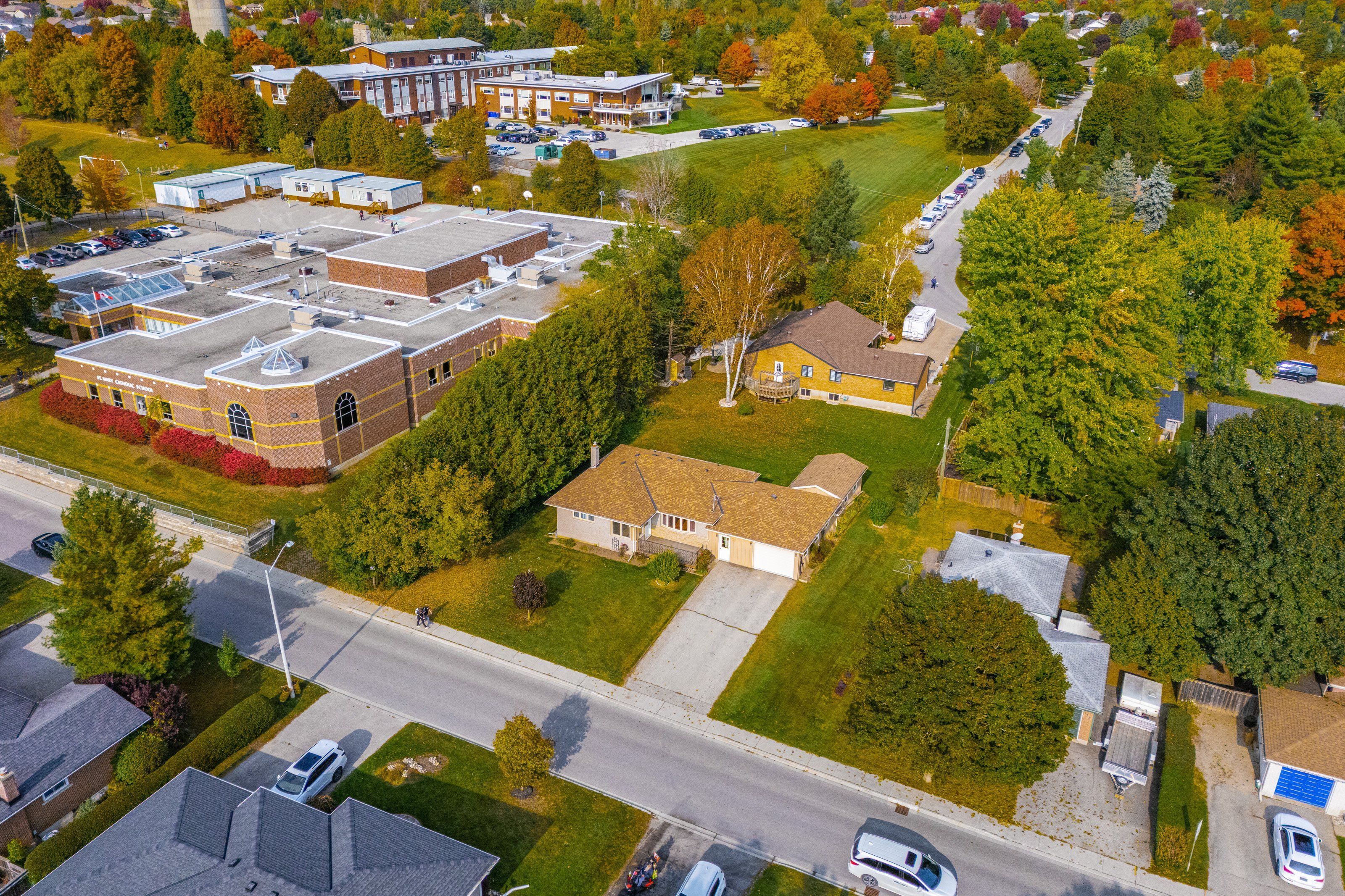 225 IRVINE Street Centre Wellington Ontario N0B 1S0