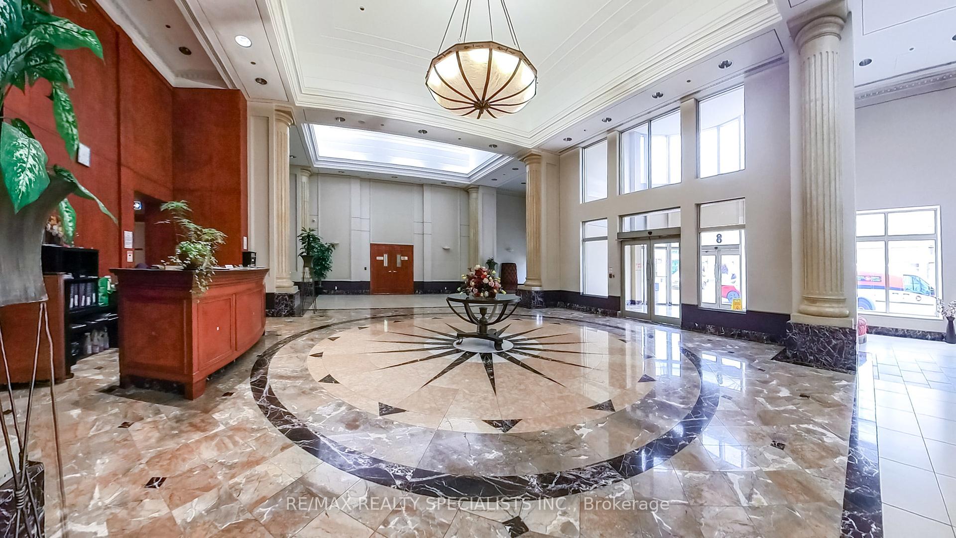 1 Bedroom Condo at 8 LEE CENTRE, Toronto For sale