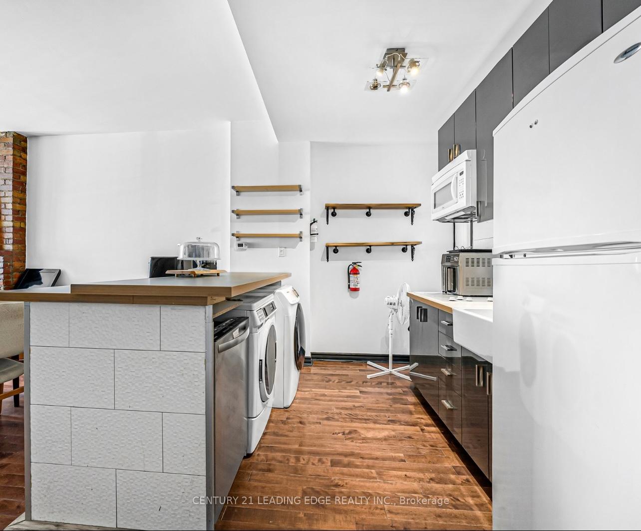 2 Monteith Street, Toronto, ON M4Y 1K7