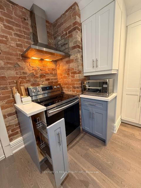 2 Bedrooms Condo at 93 Douglas, Toronto For sale