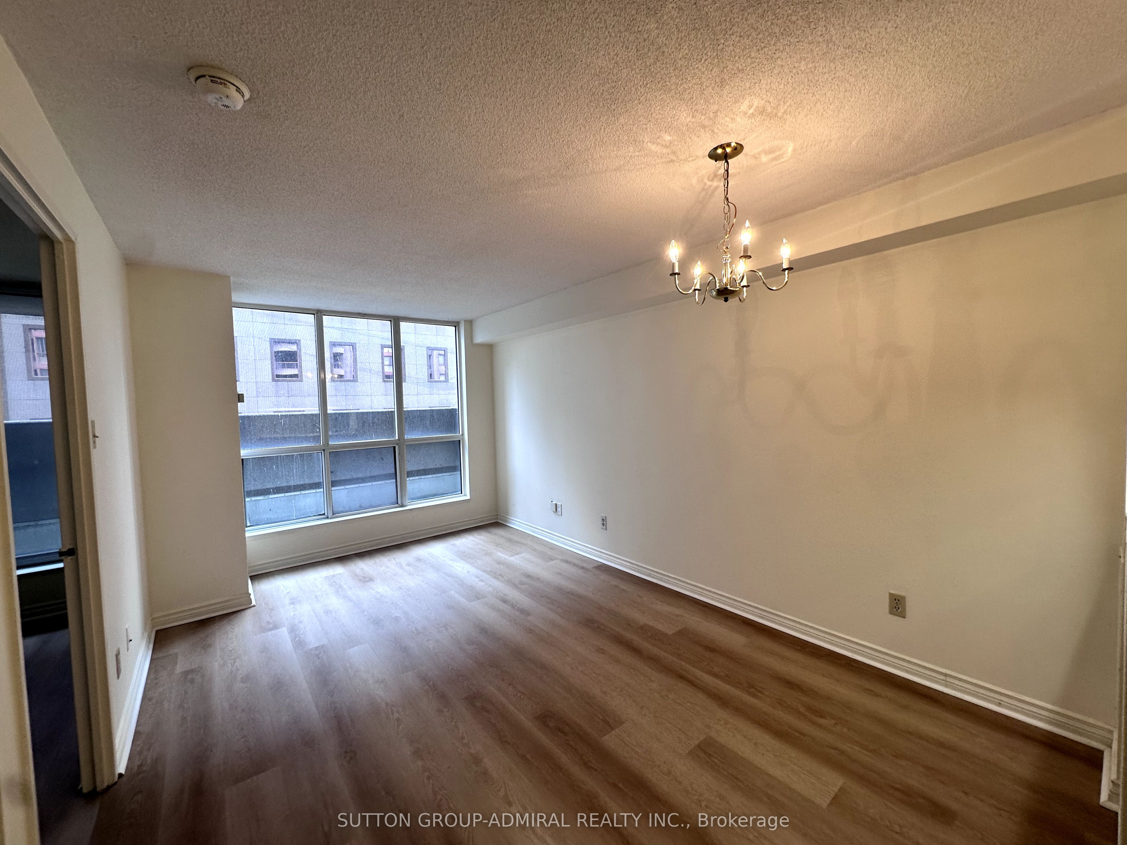 736 Bay Street, #501