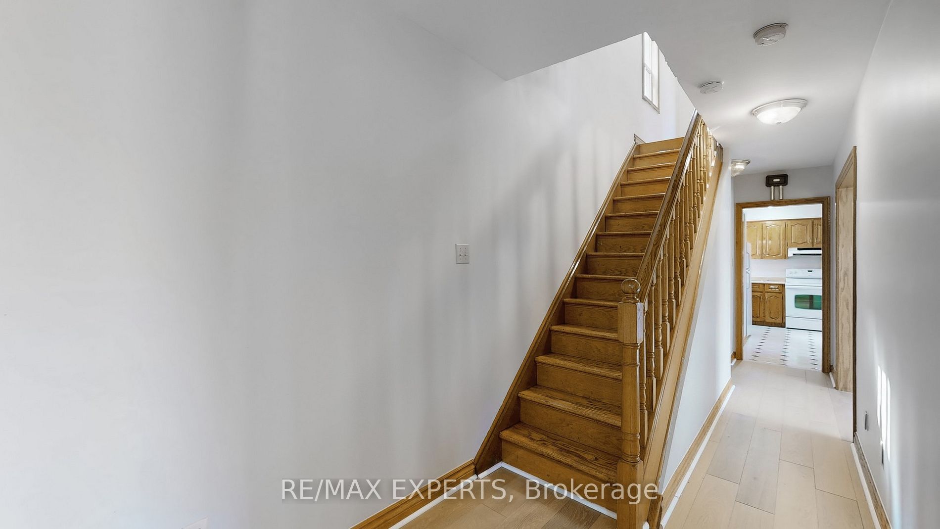 106 Kenwood Avenue UPPER
