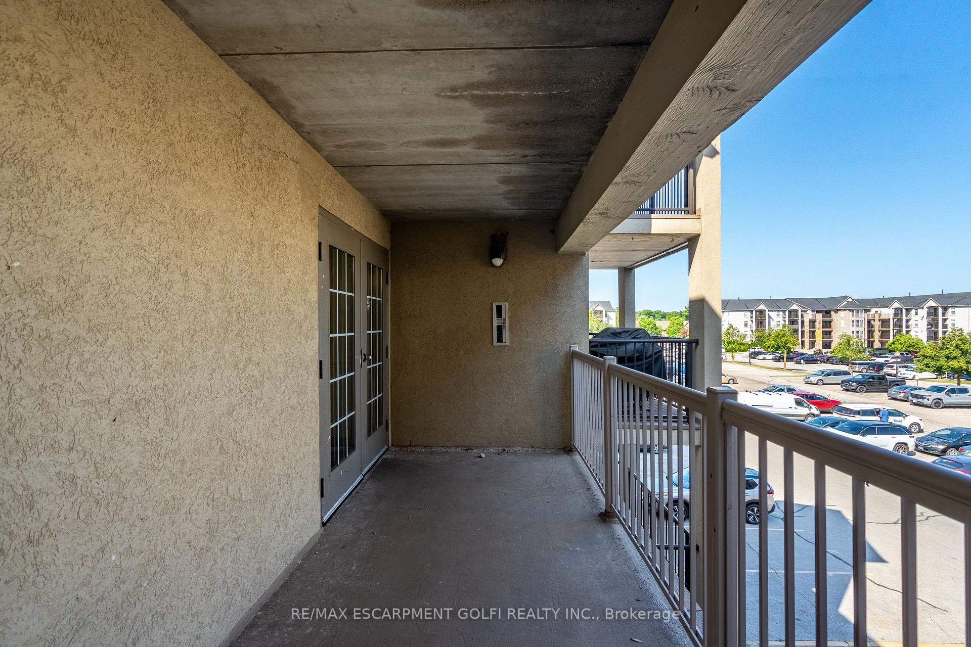 1 Bedroom Condo at 1451 Walker’s, Burlington For sale