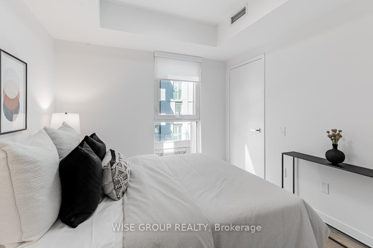 2 Bedrooms Condo at 500 Wilson,  Toronto For sale