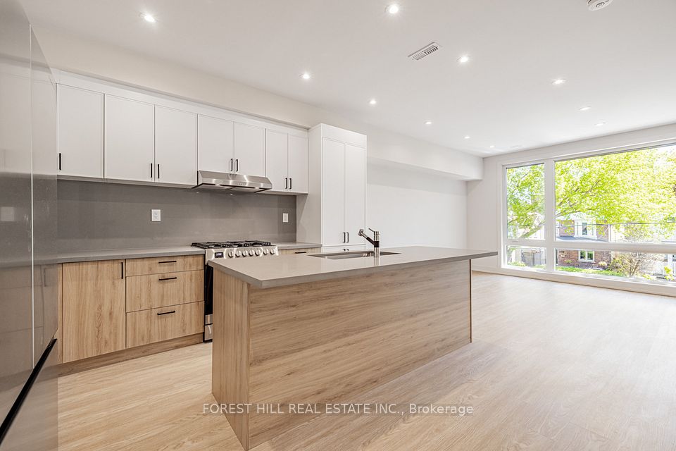 #Upper - 124 Kenwood Avenue, Toronto, ON M6C 2S3