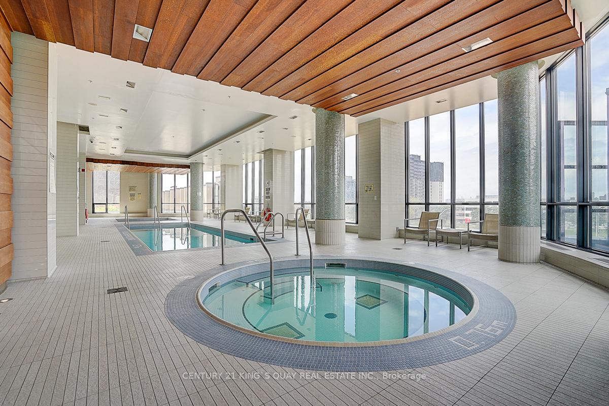 2 Bedrooms Condo at 5 Valhalla Inn, Toronto For sale
