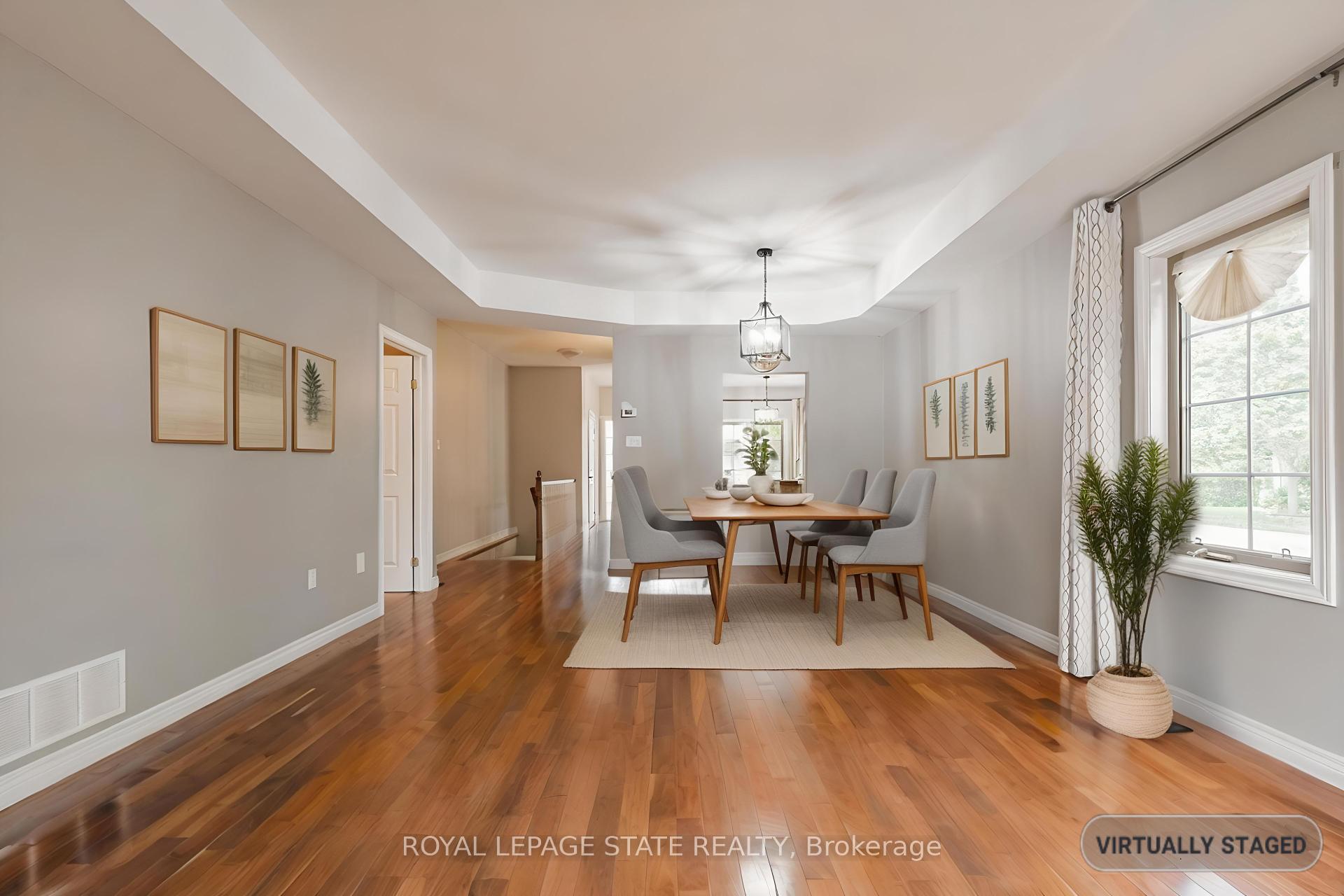 2 Bedrooms Condo at 130 Southbrook, Hamilton For sale