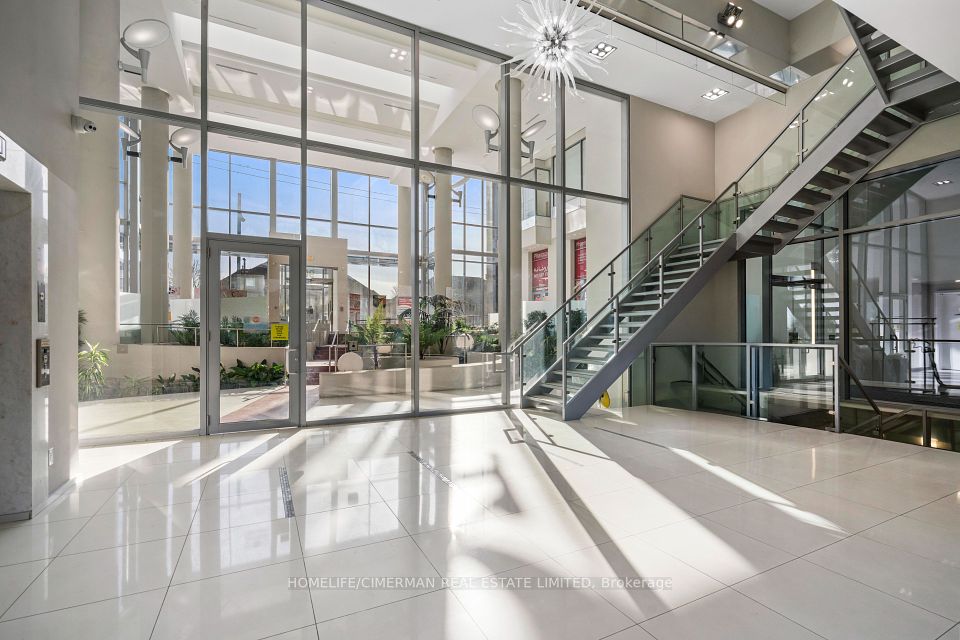 Grand Lobby Entrance to Atrium