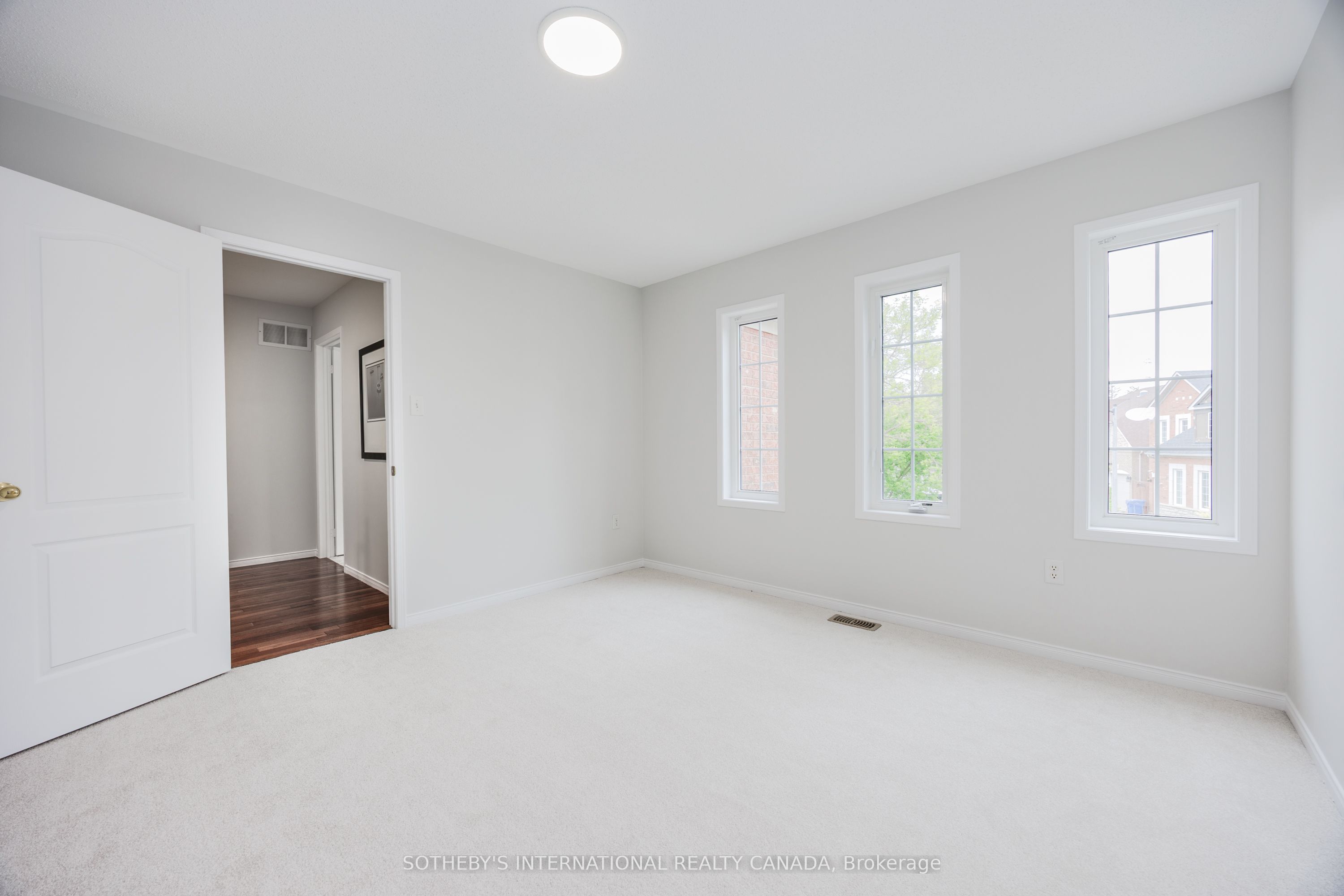21 ALDEN Square