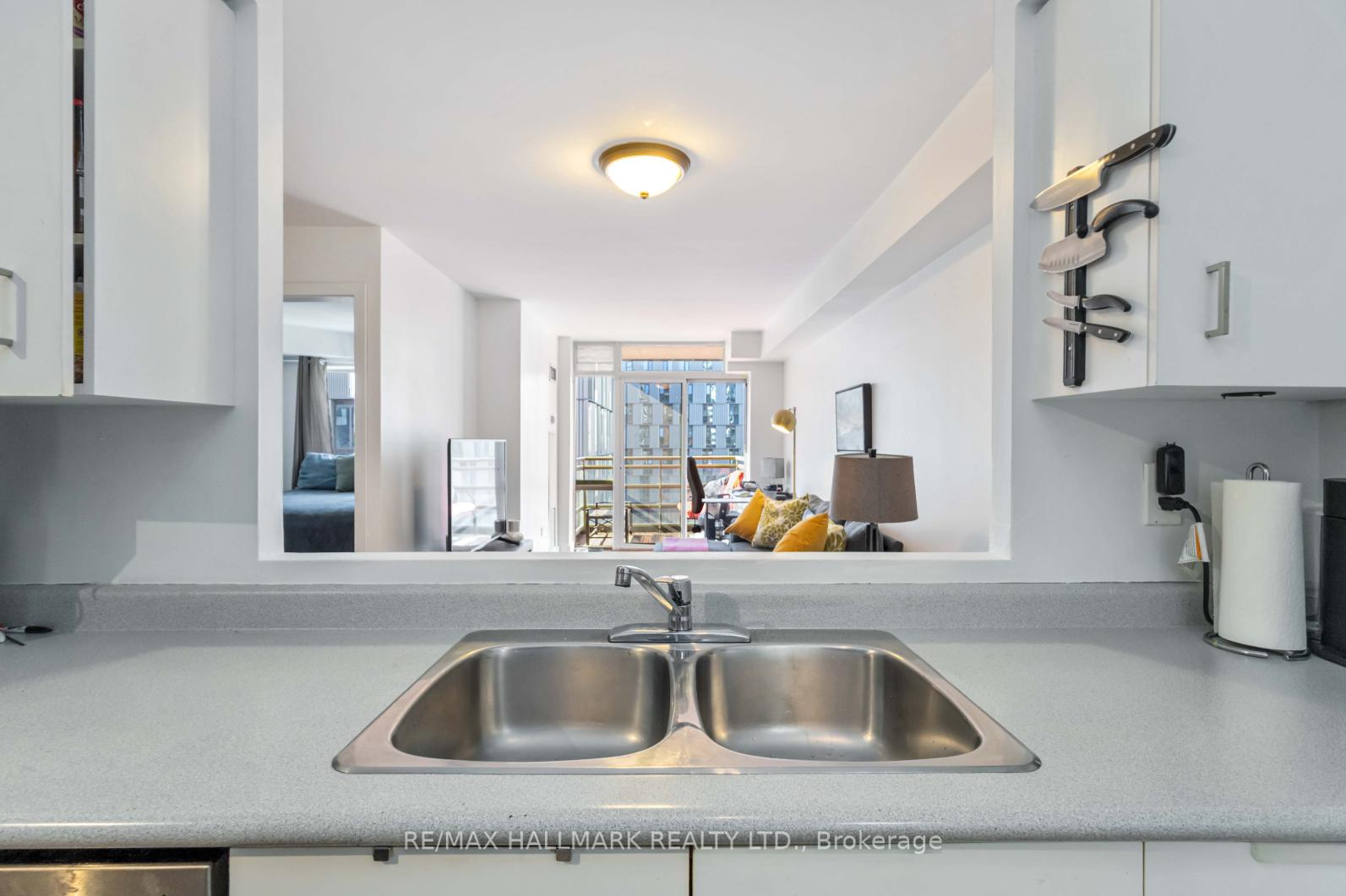 1 Bedroom Condo at 70 Mill, Toronto For sale
