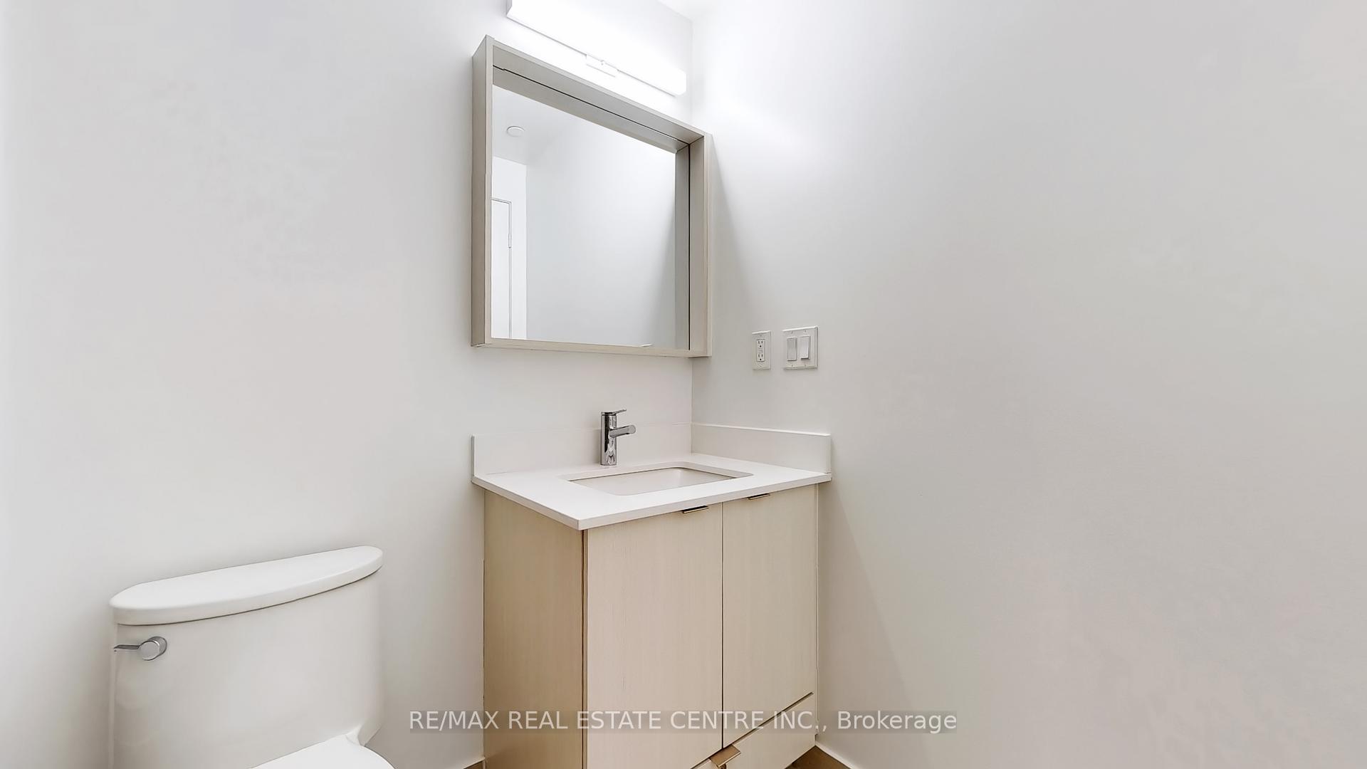 3 Bedrooms Condo at 4655 Metcalfe,  Mississauga For sale