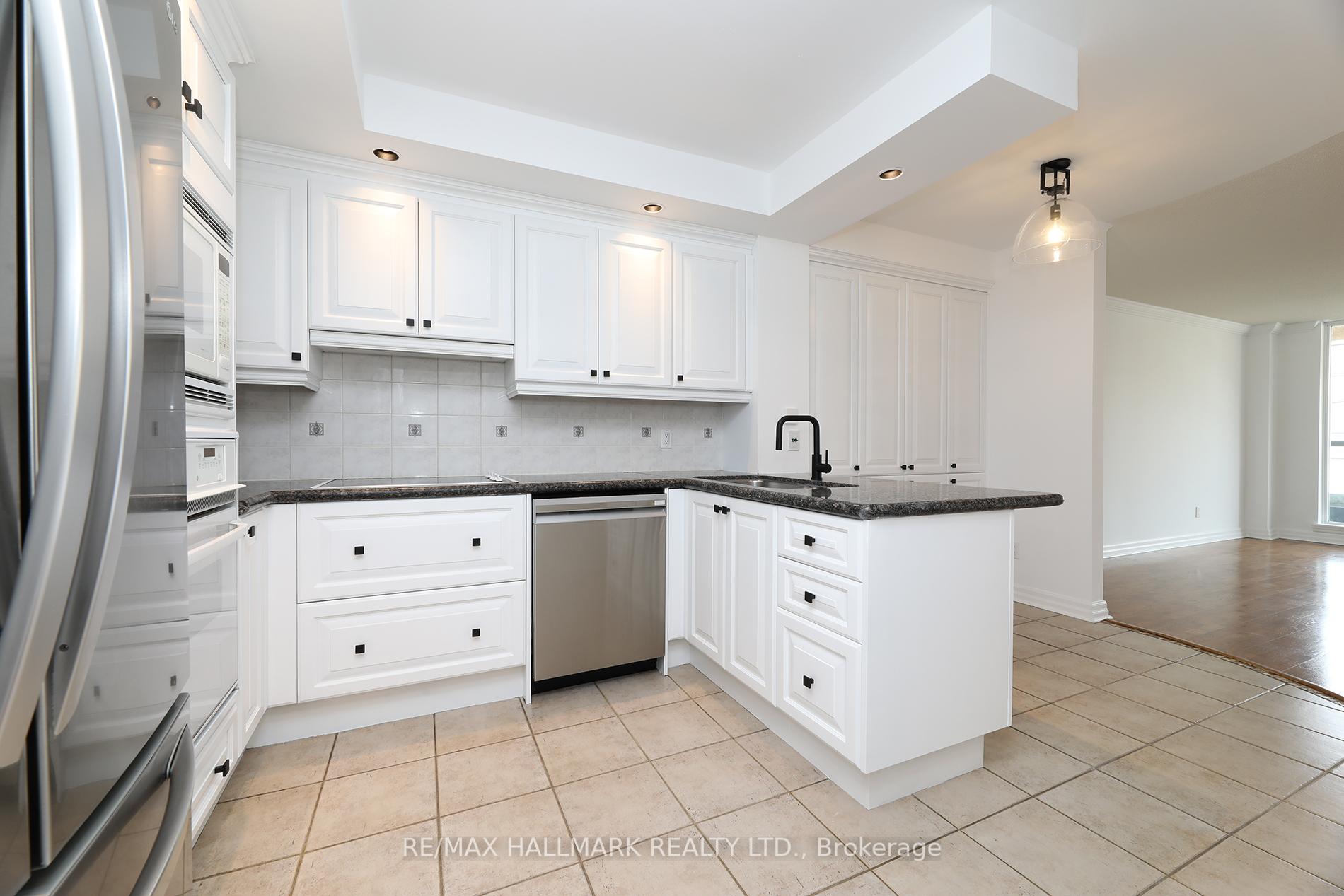 2 Bedrooms Condo at 2727 Yonge, Toronto For sale