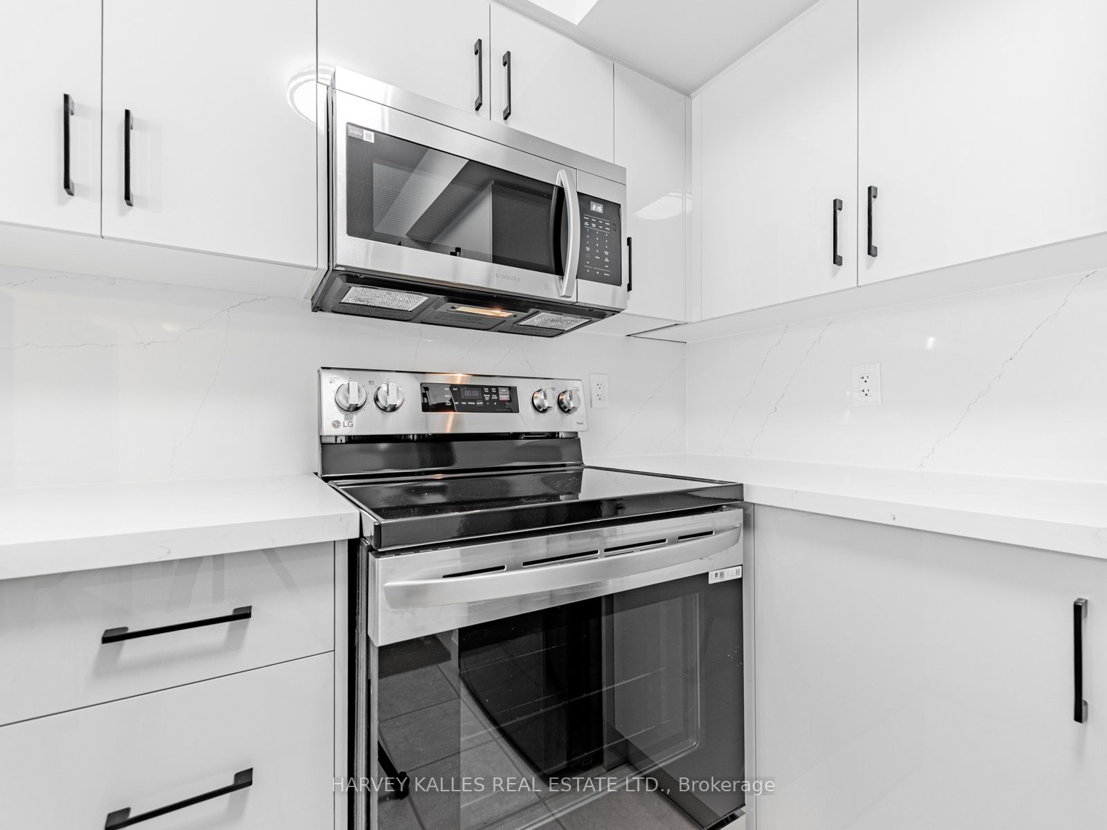 18 Yonge Street, #3013
