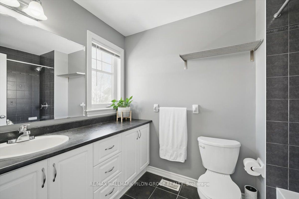 418 Rochefort Circle, OrleansCumberlandandArea, ON K4A 0M8