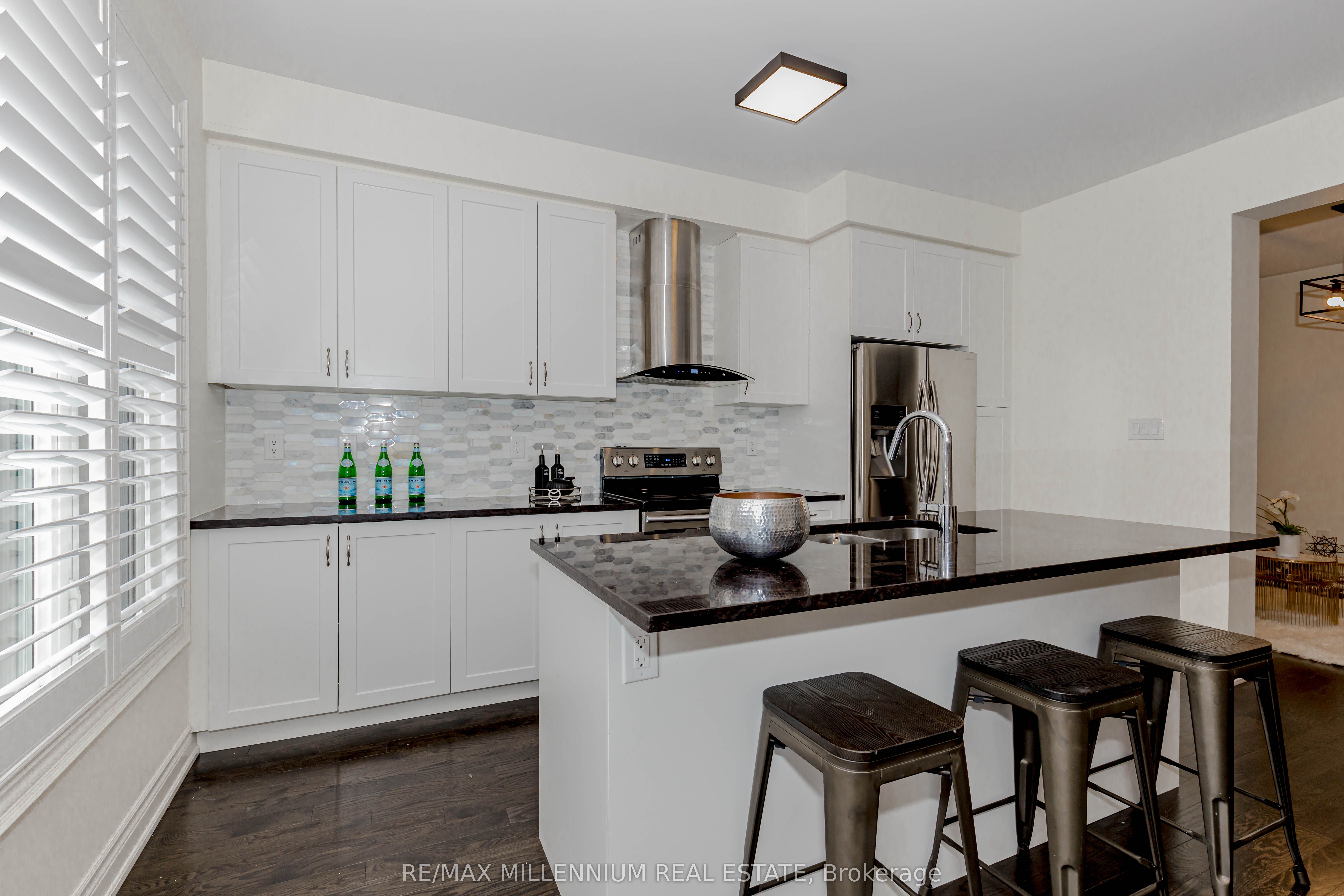 1238 Bowell Crescent