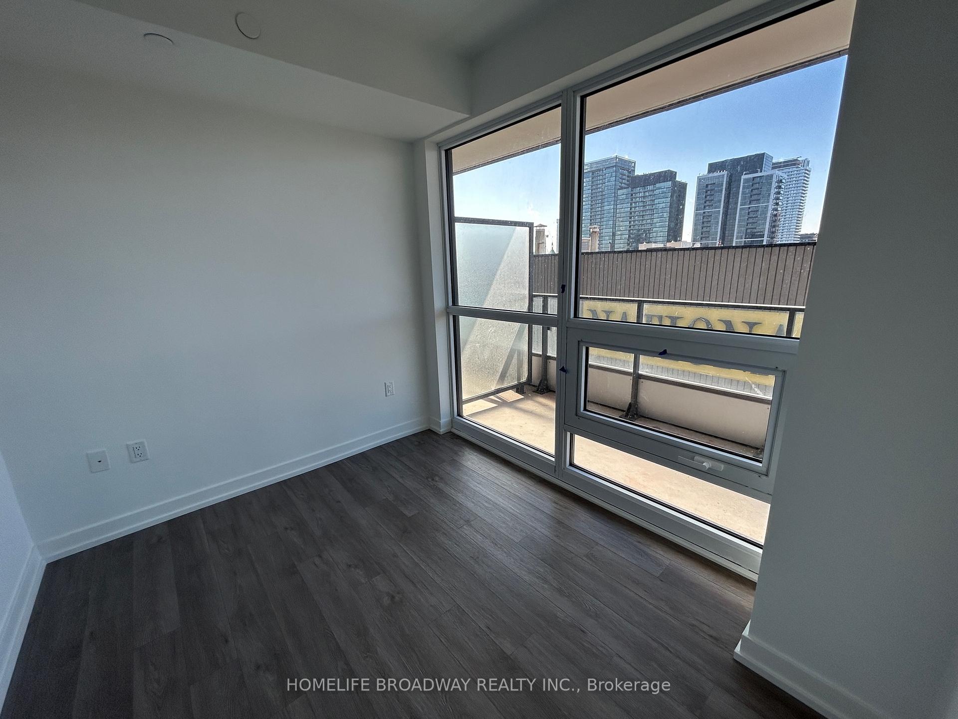 2 Bedrooms Condo at 395 Bloor, Toronto For sale