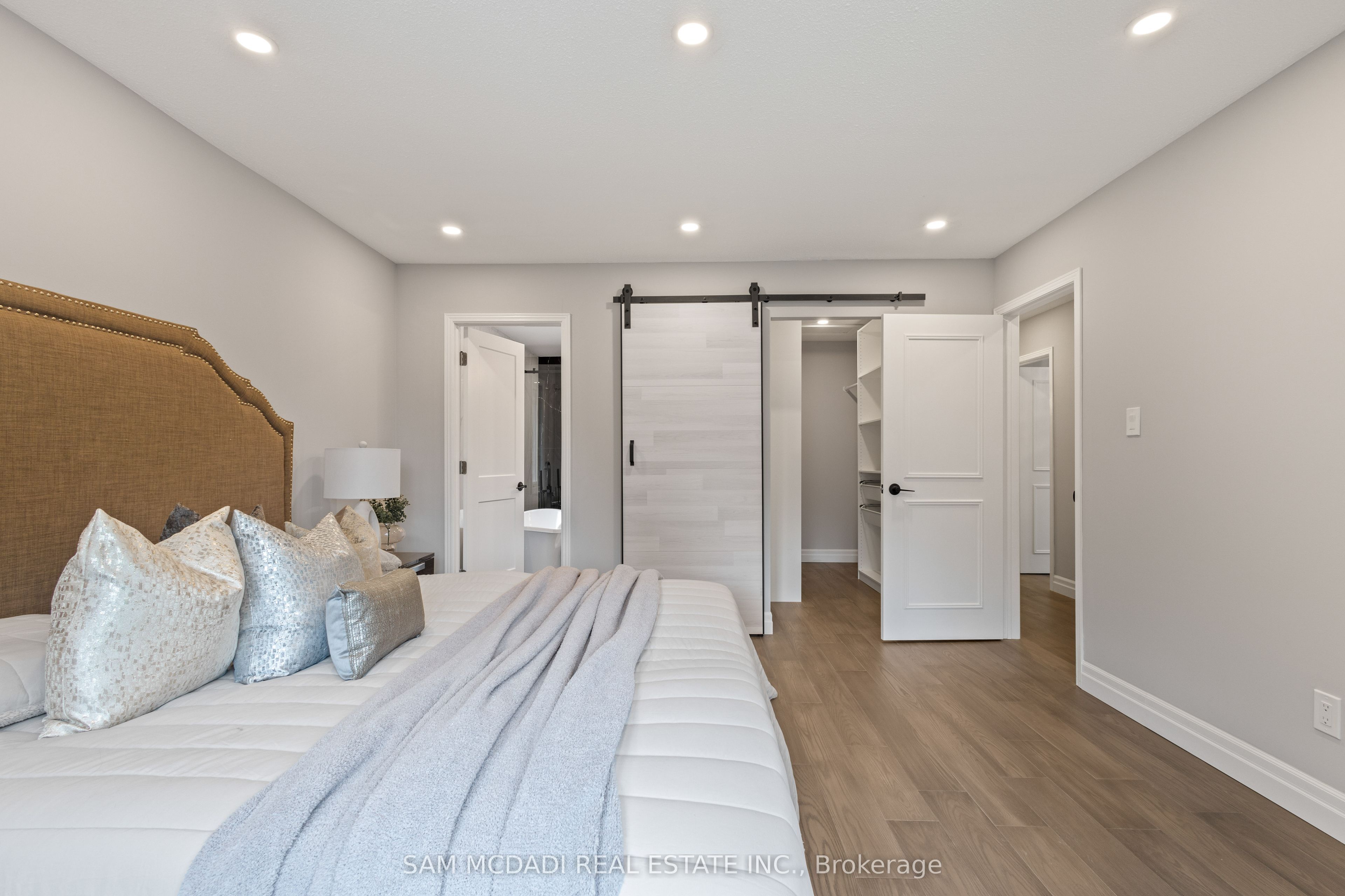 2535 Robin Drive