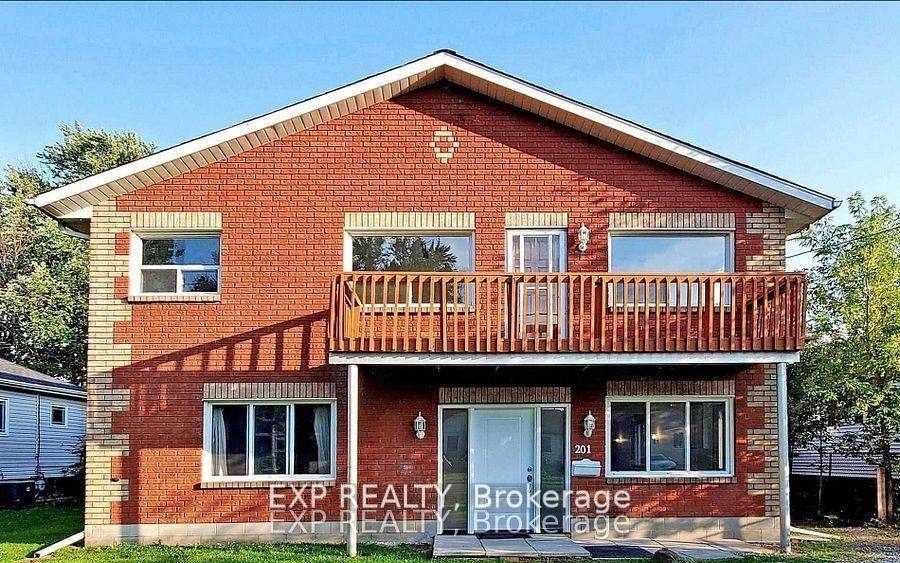 201 Garden Avenue, Georgina, ON L4P 2L3