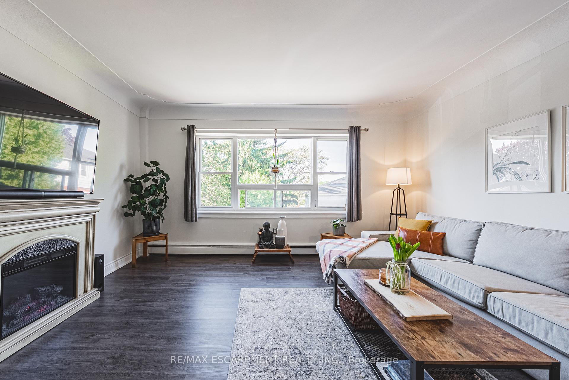 1 Bedroom Condo at 836 Concession, Hamilton For sale