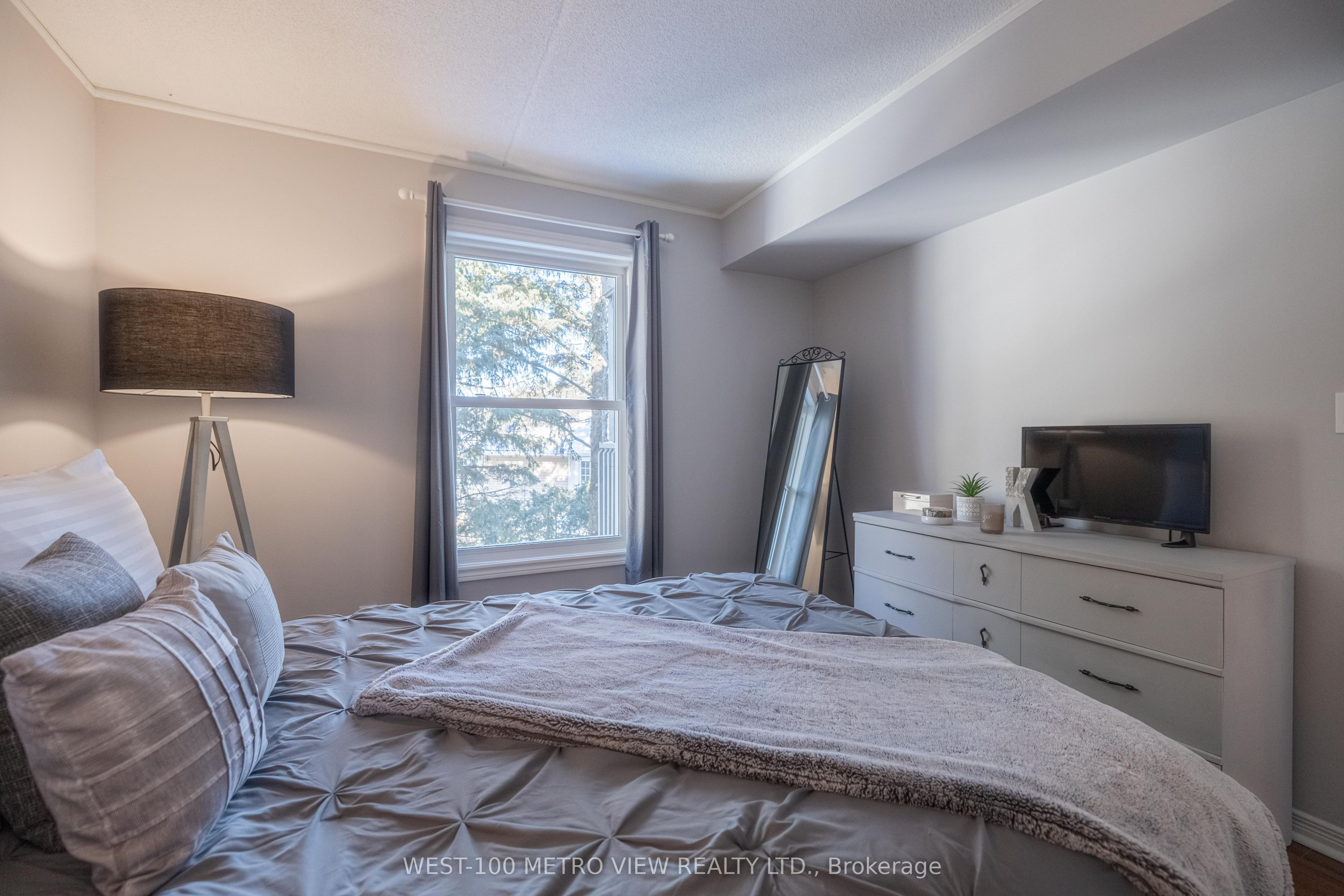 2040 Cleaver Avenue, #209