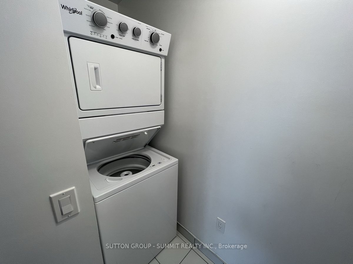 85 ONEIDA Crescent, #401