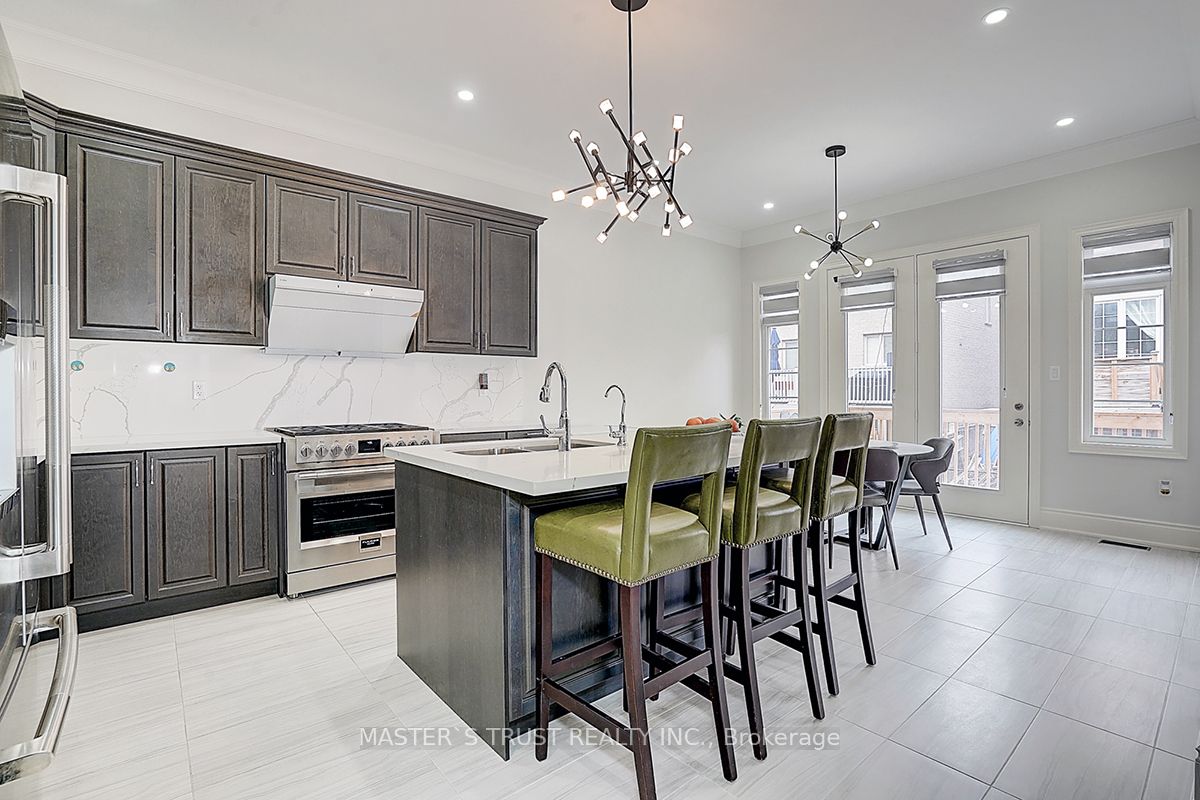 220 Wesmina Avenue, Whitchurch-Stouffville Stouffville