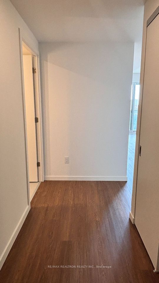 689 The Queensway N/A