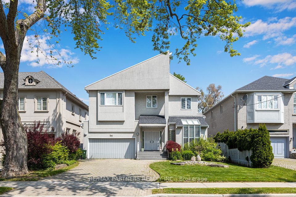 382 Parkview