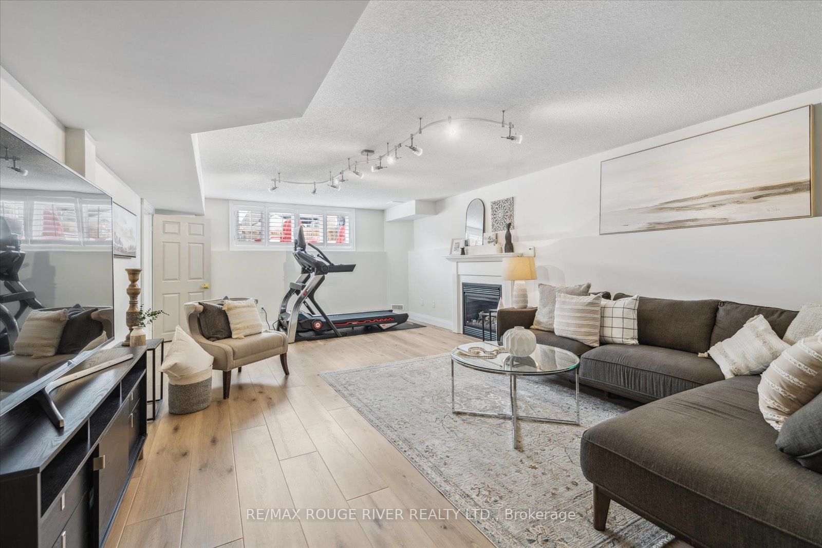 448 West Scugog Lane