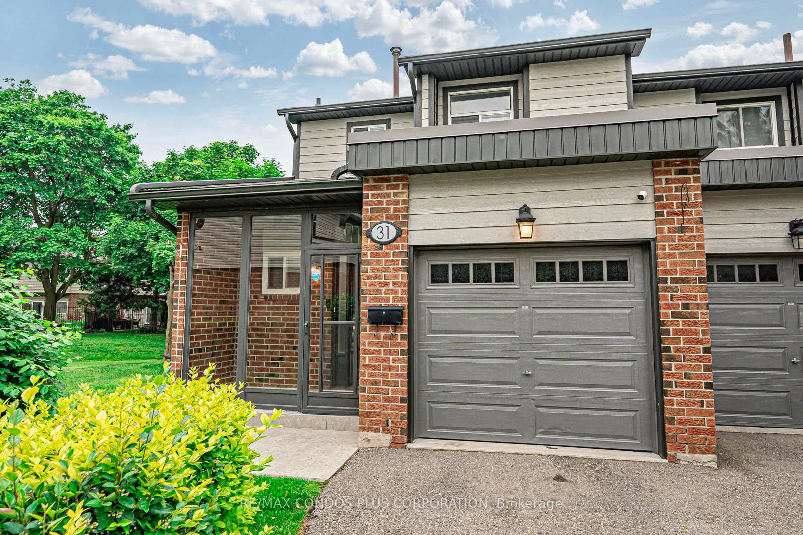 3 Bedrooms Condo at 525 Meadows, Mississauga For sale