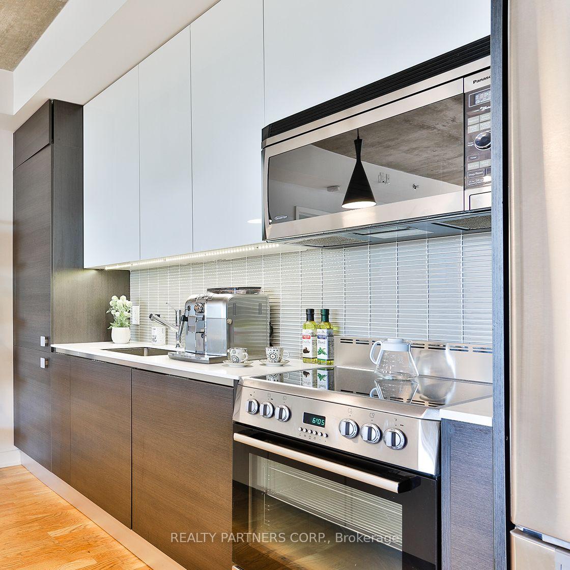 3 Bedrooms Condo at 8 Dovercourt,  Toronto For sale