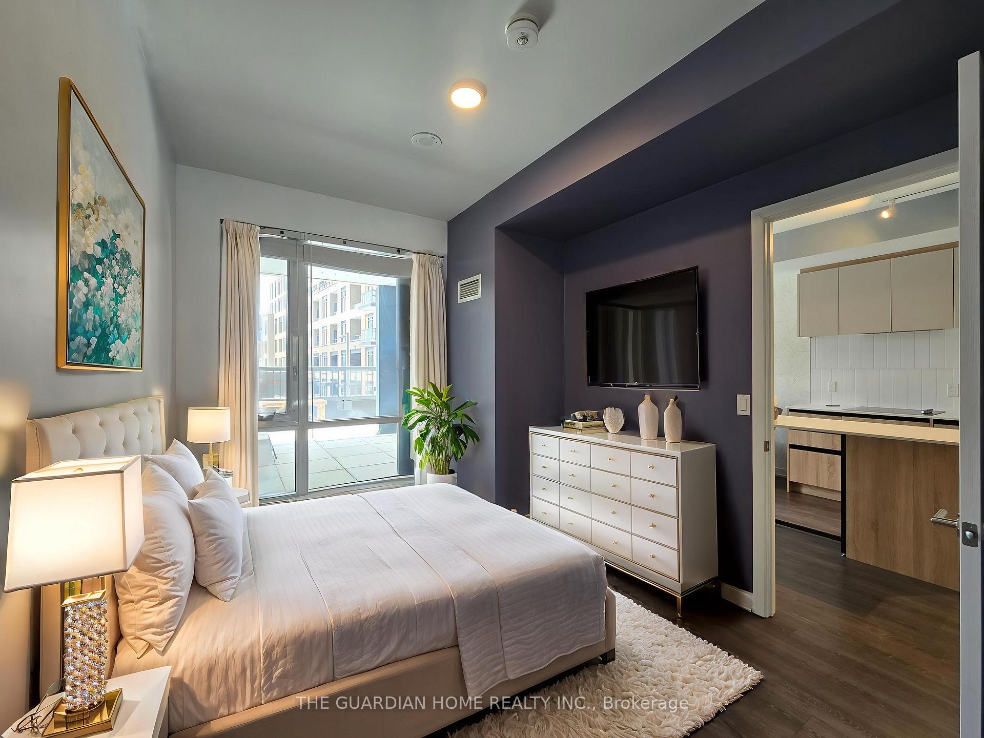 2 Bedrooms Condo at 7950 Bathurst, Vaughan For sale