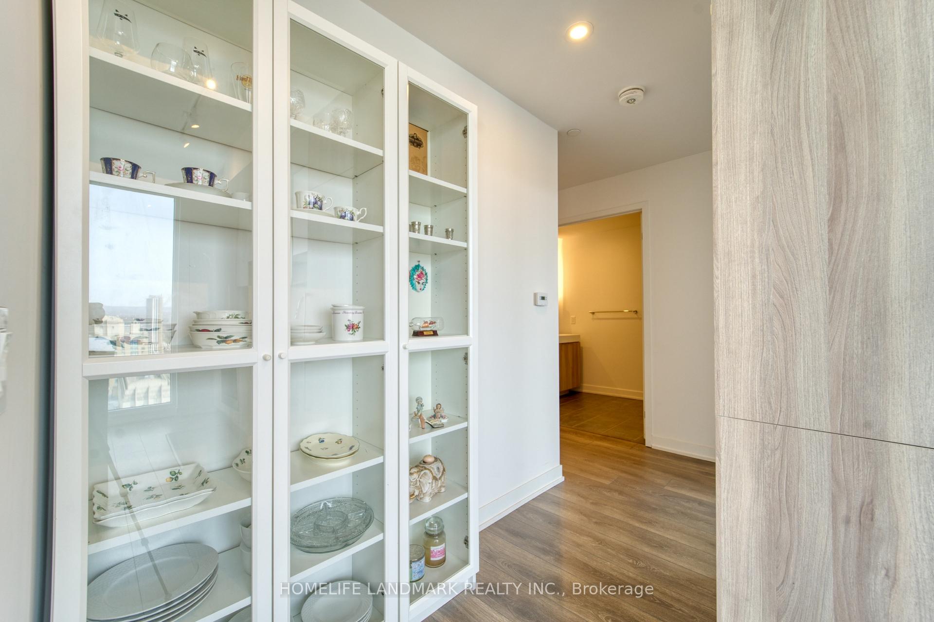 2 Bedrooms Condo at 15 HOLMES,  Toronto For sale