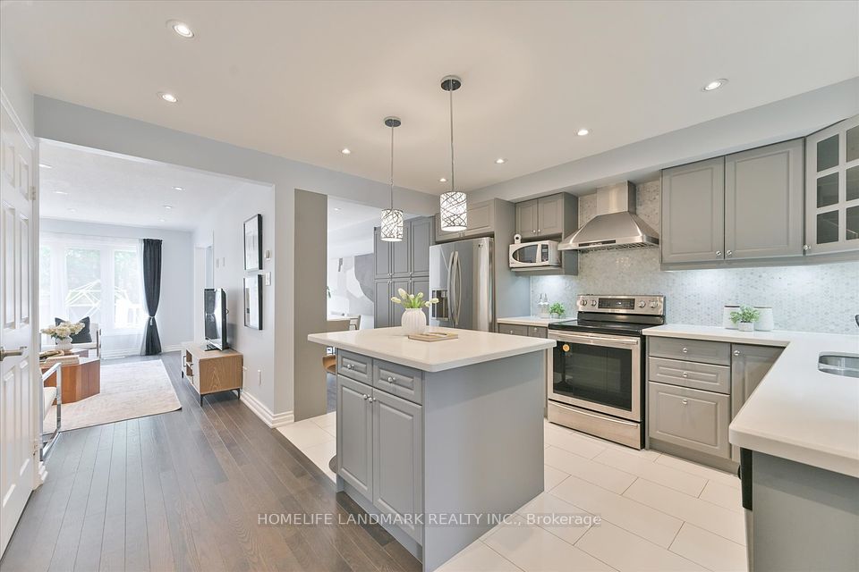32 Queensmill