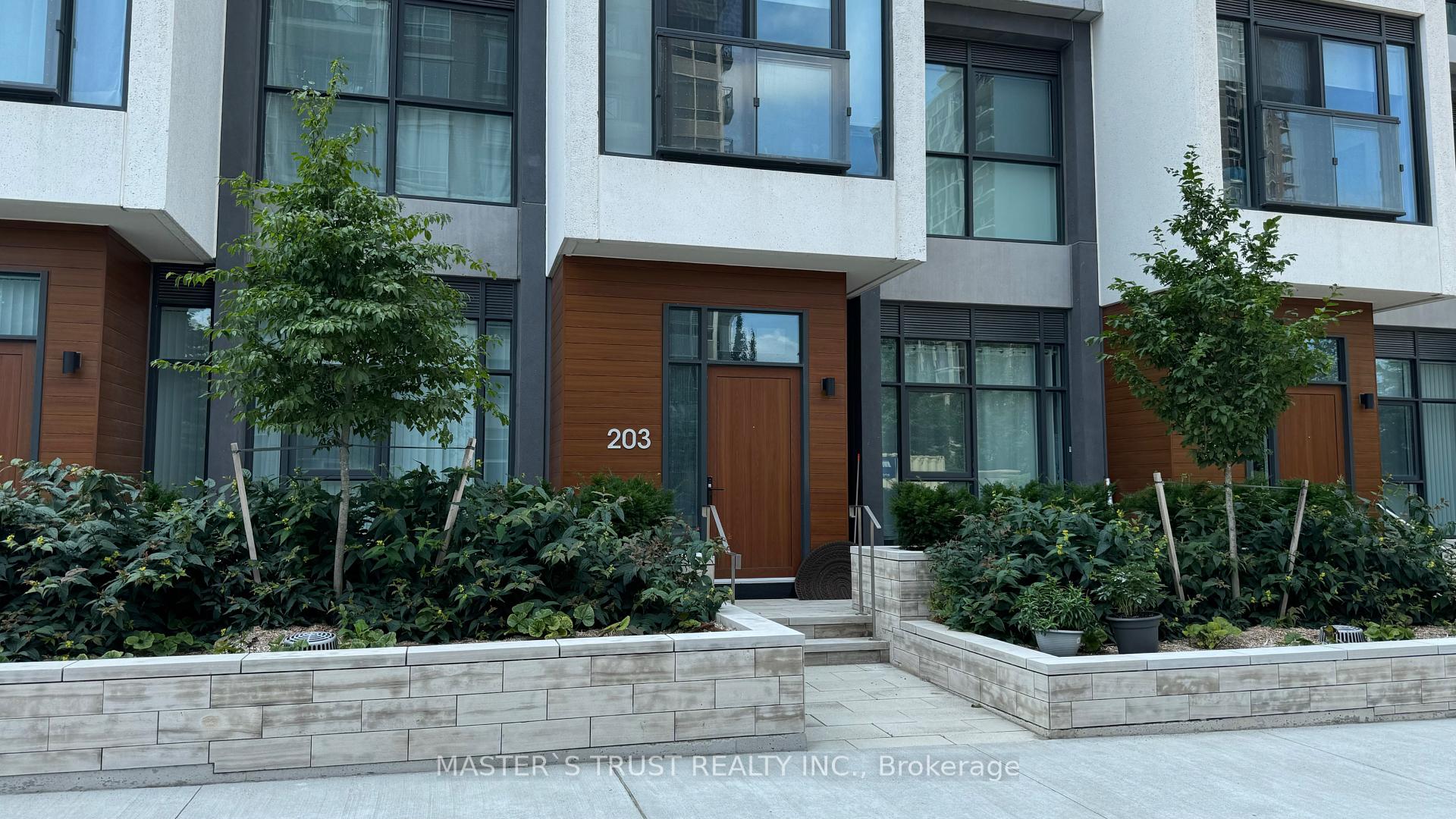 2 Bedrooms Condo at 30 IN ON THE PARK, Toronto For sale