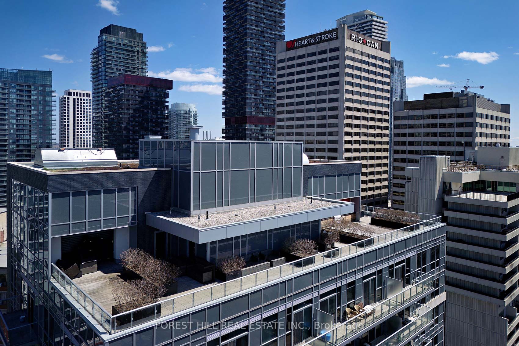 58 Orchard View Boulevard, #401