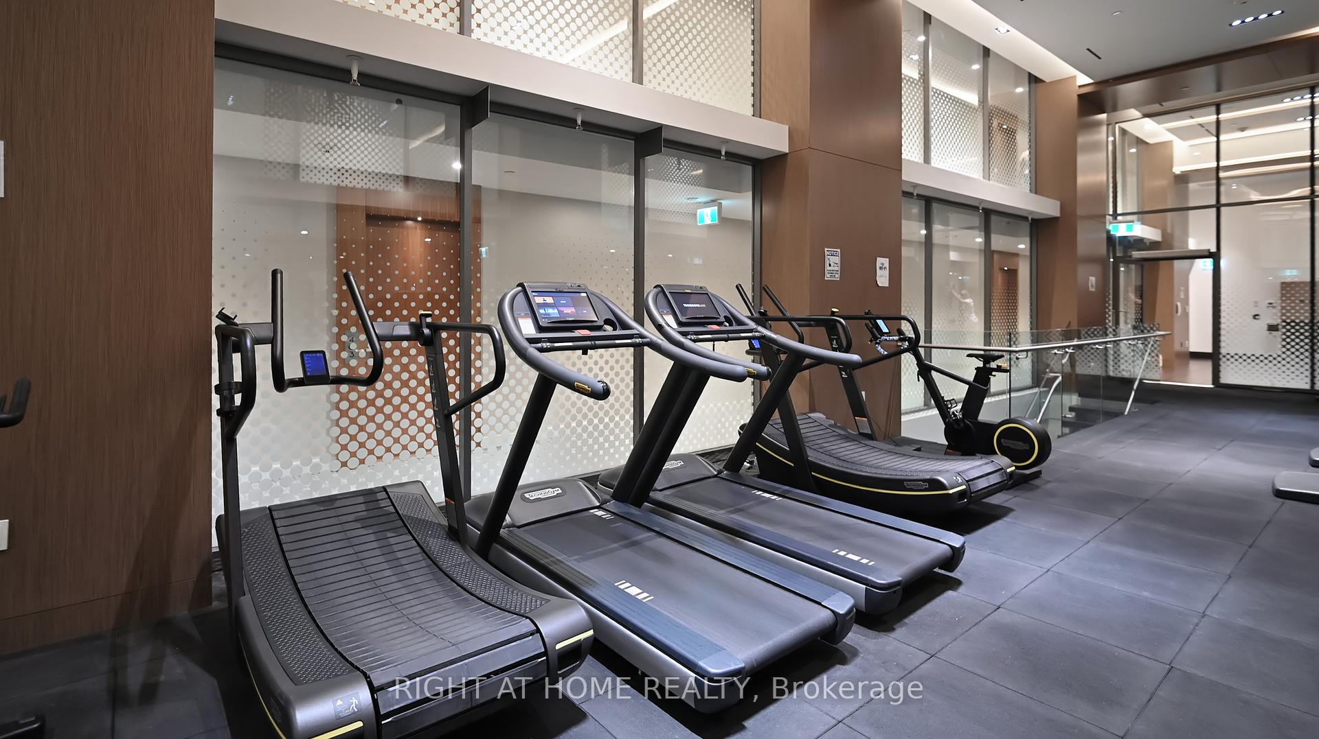 2 Bedrooms Condo at 15 Queens, Toronto For sale