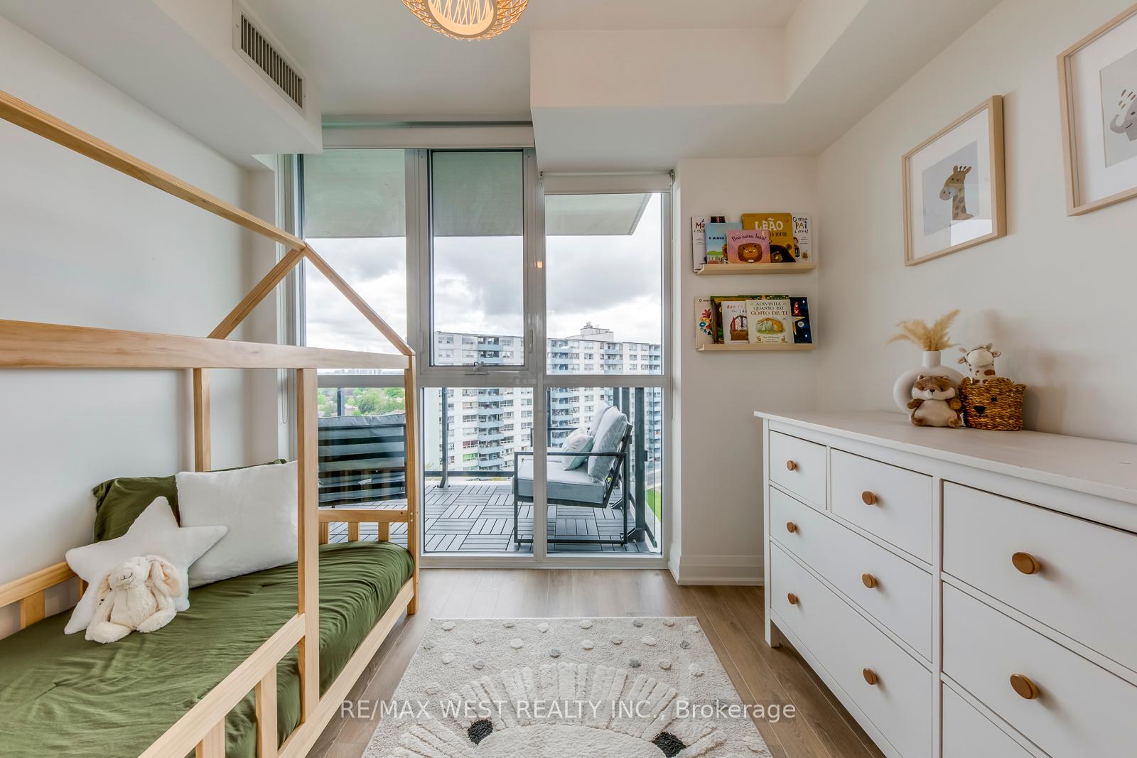 3 Bedrooms Condo at 1461 Lawrence, Toronto For sale