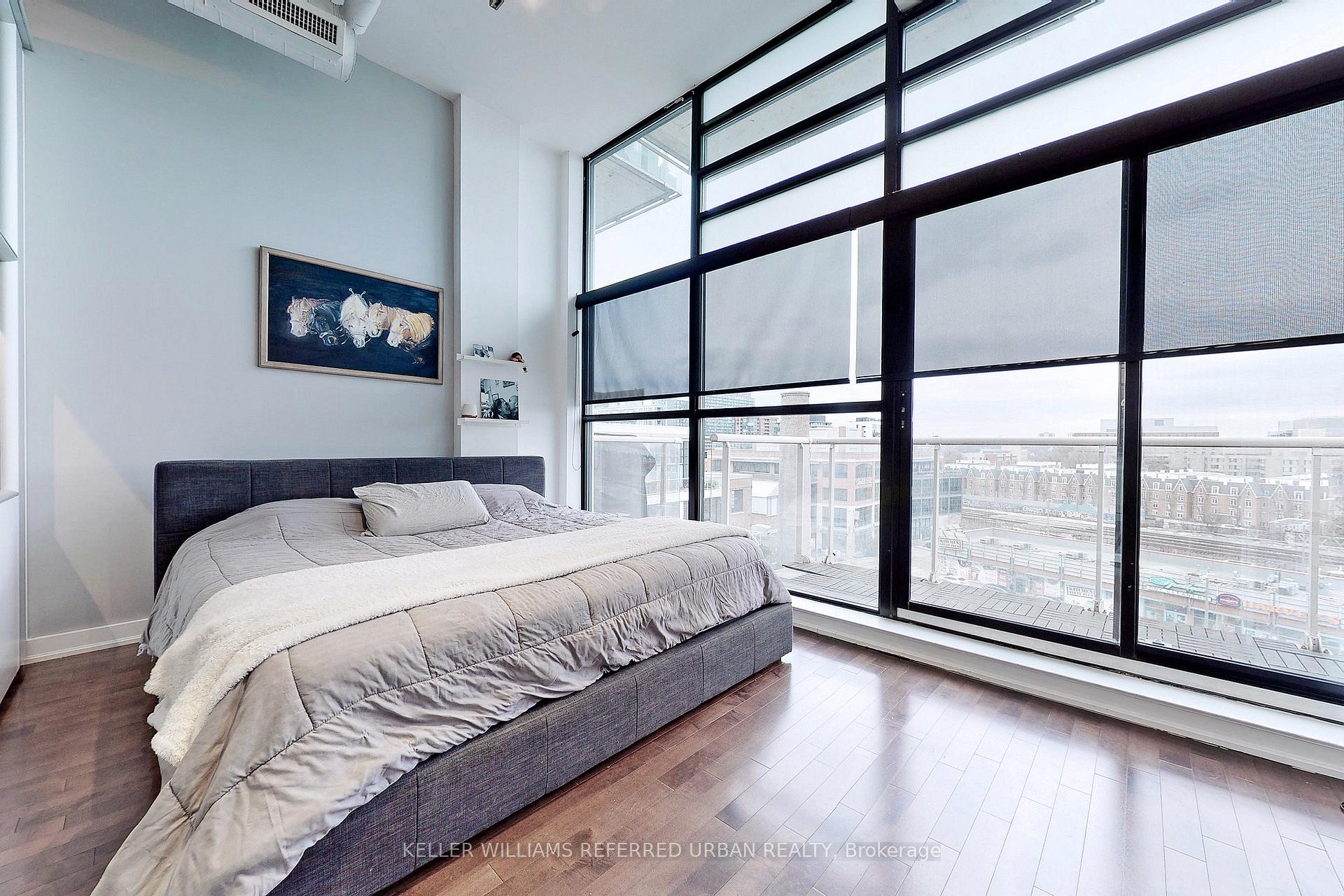 2 Bedrooms Condo at 43 Hanna, Toronto For sale