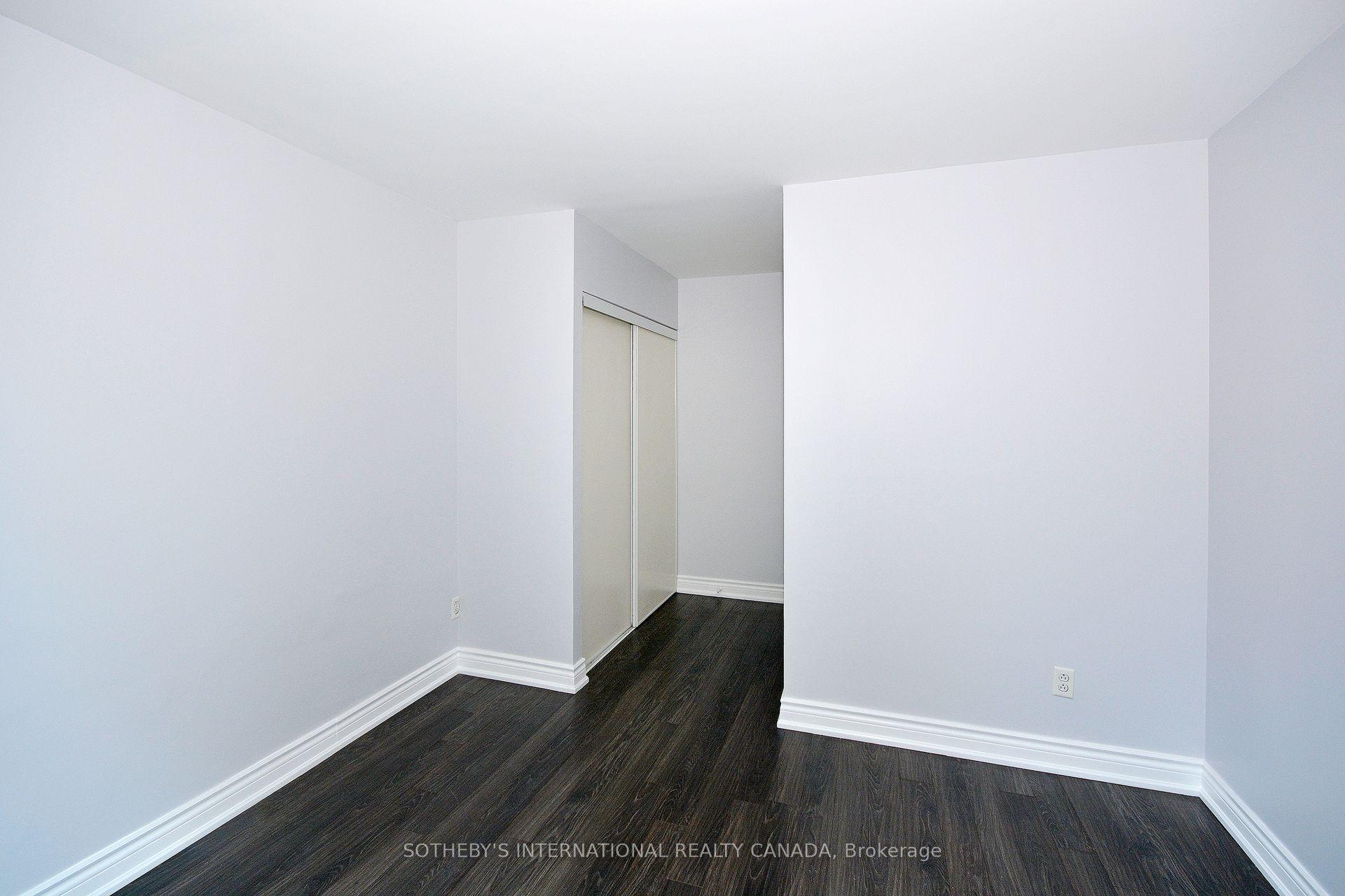 1 Bedroom Condo at 8 Wellesley, Toronto For sale