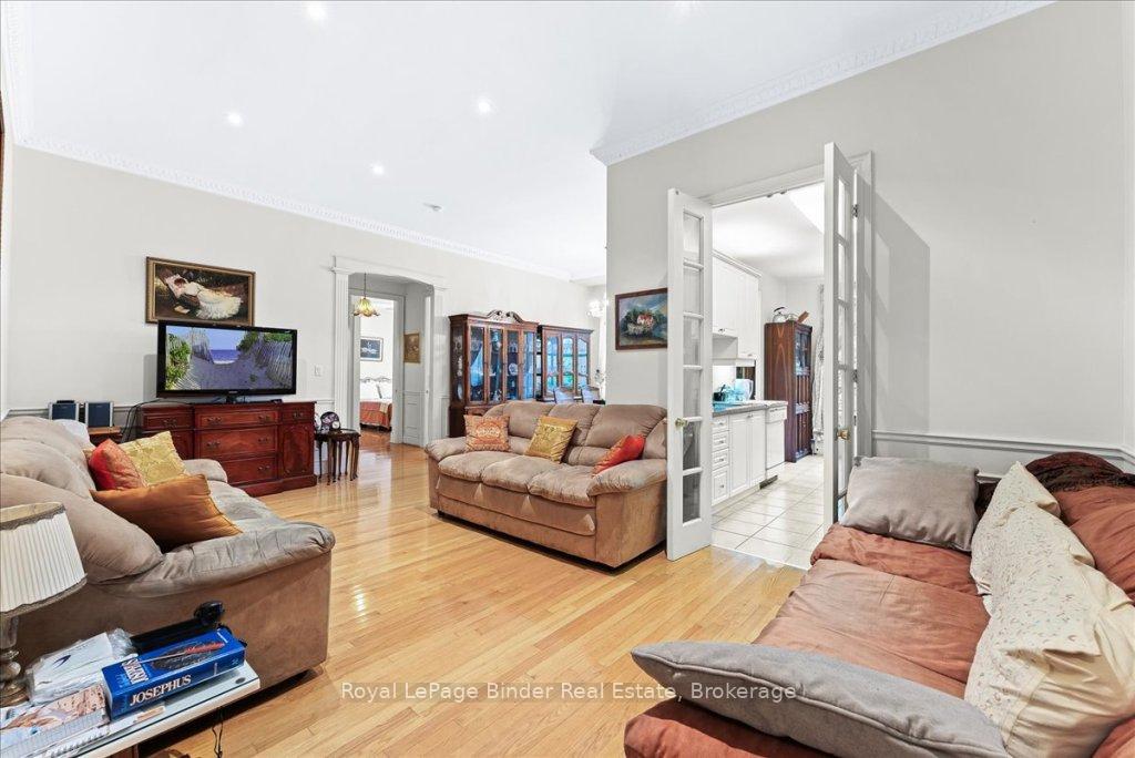 3 Bedrooms Condo at 88 Grandview,  Toronto For sale