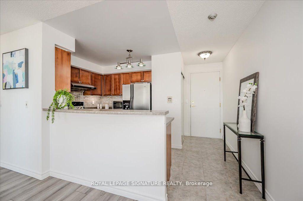 1 Bedroom Condo at 2545 Erin Centre, Mississauga For sale