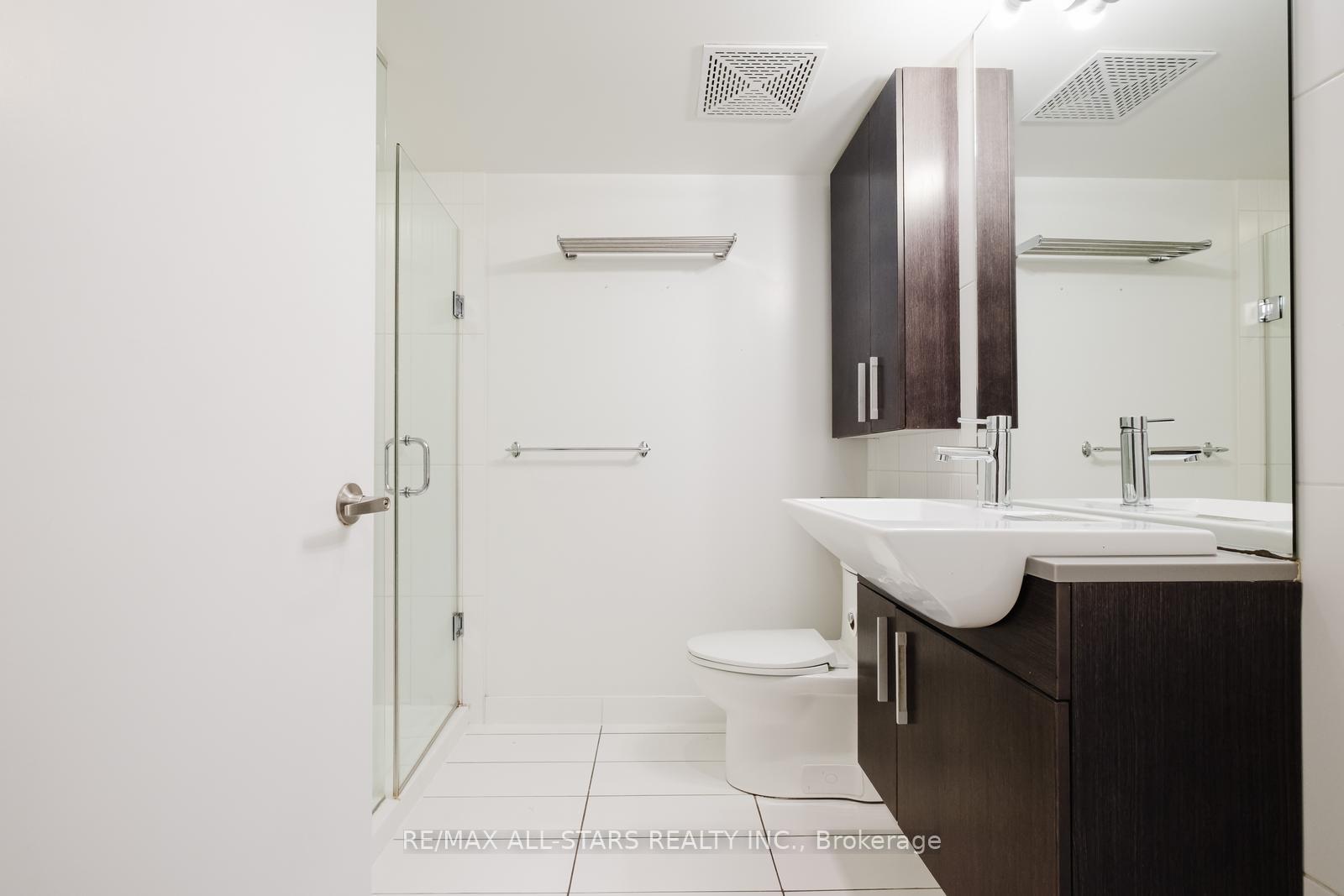 1 Bedroom Condo at 8 Telegram, Toronto For sale